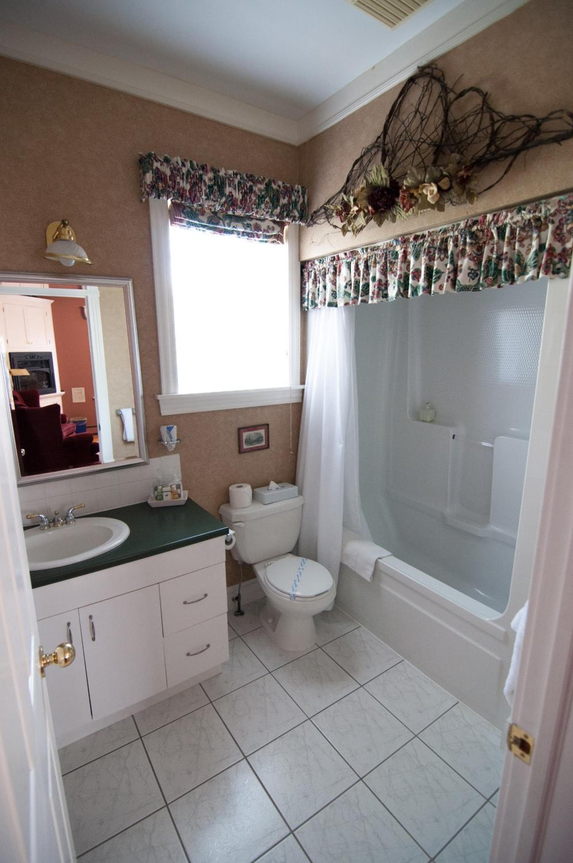 Shipwright Inn photo 8