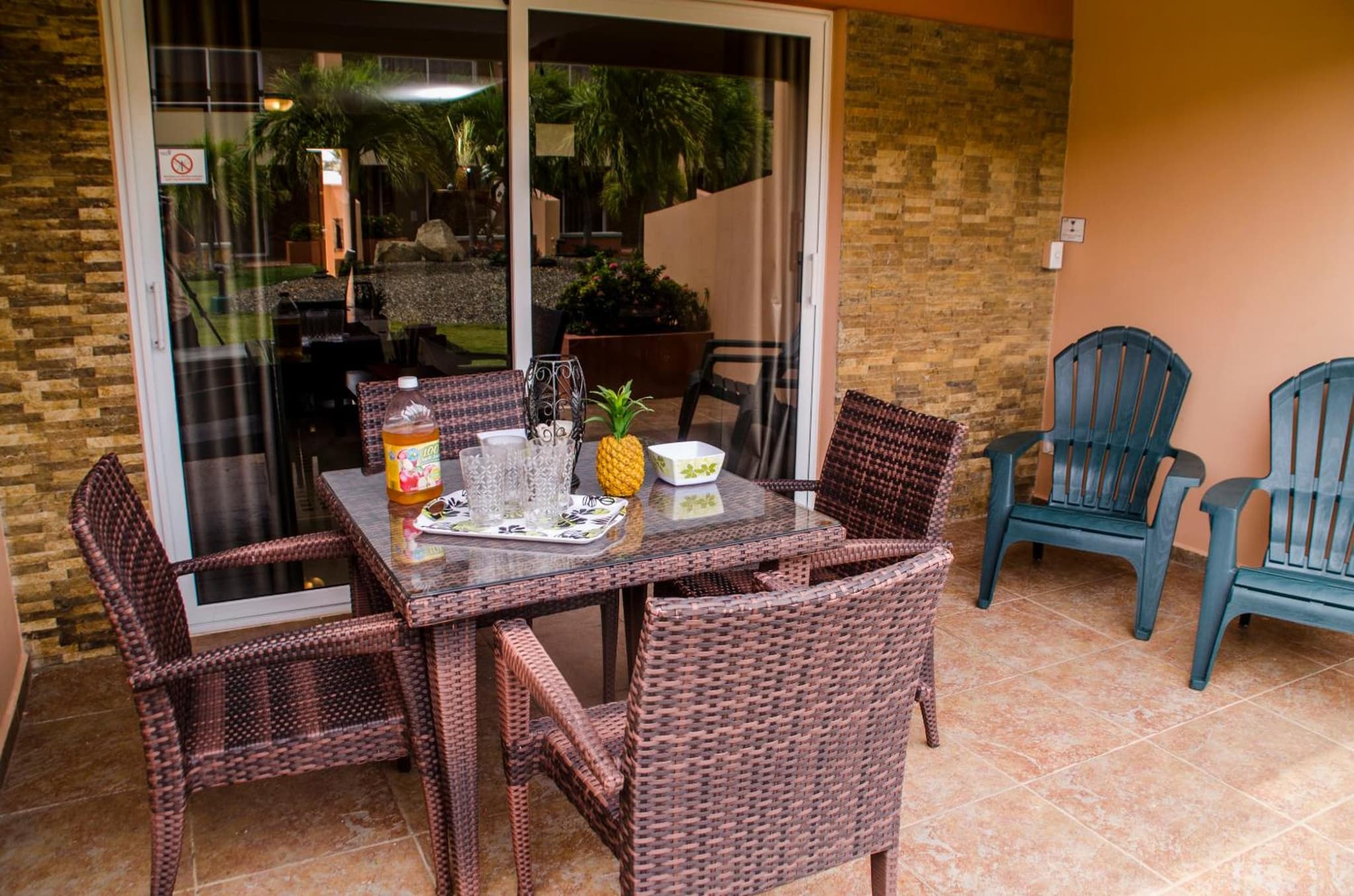 Family-Flexication-Friendly Villa, few steps from Eagle Beach photo 4