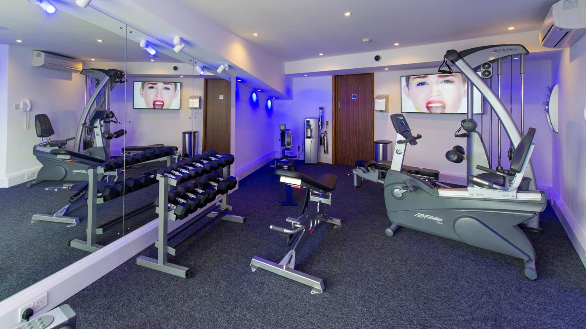 The Devon Hotel photo 9