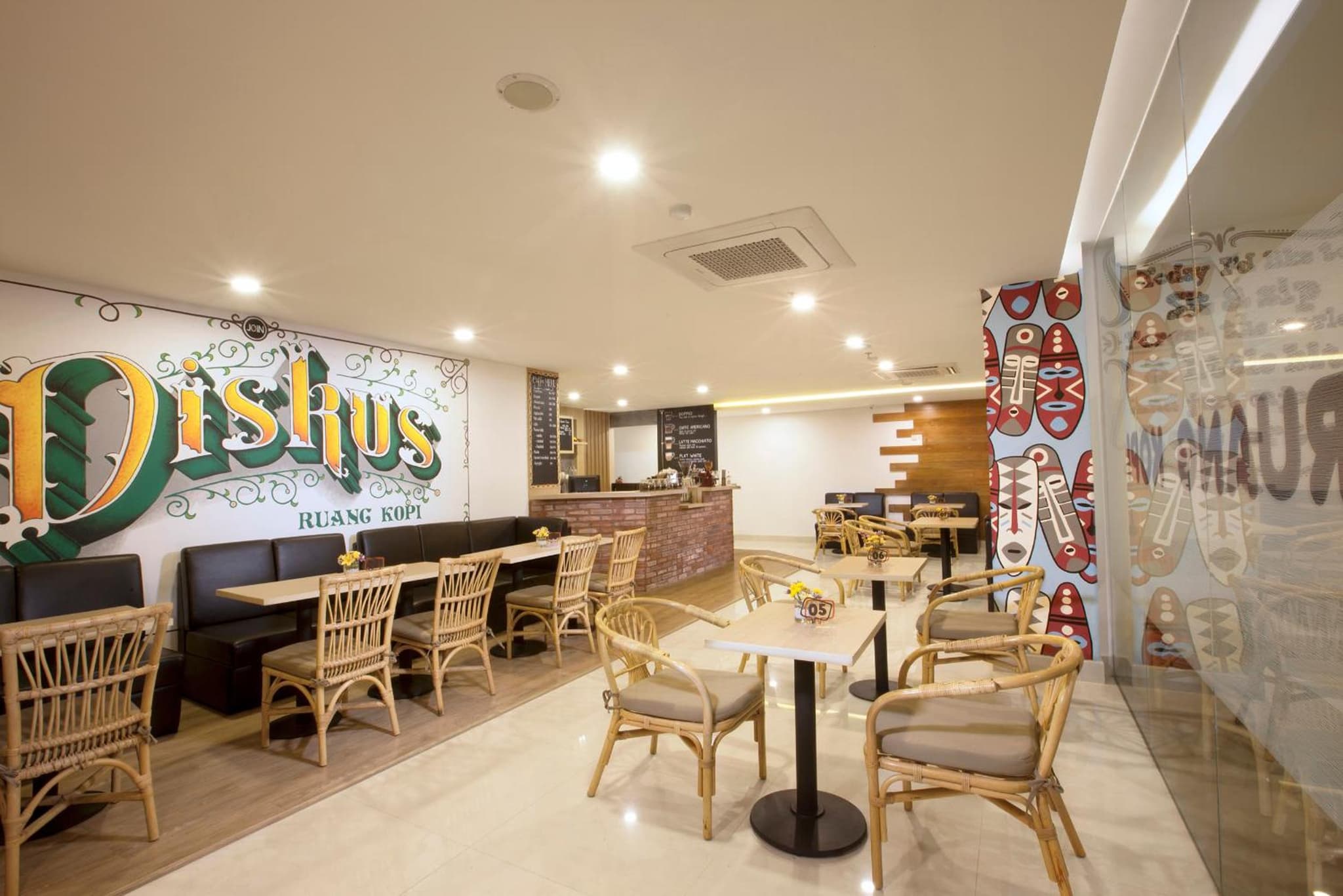 Verse Lite Hotel Gajah Mada photo 8