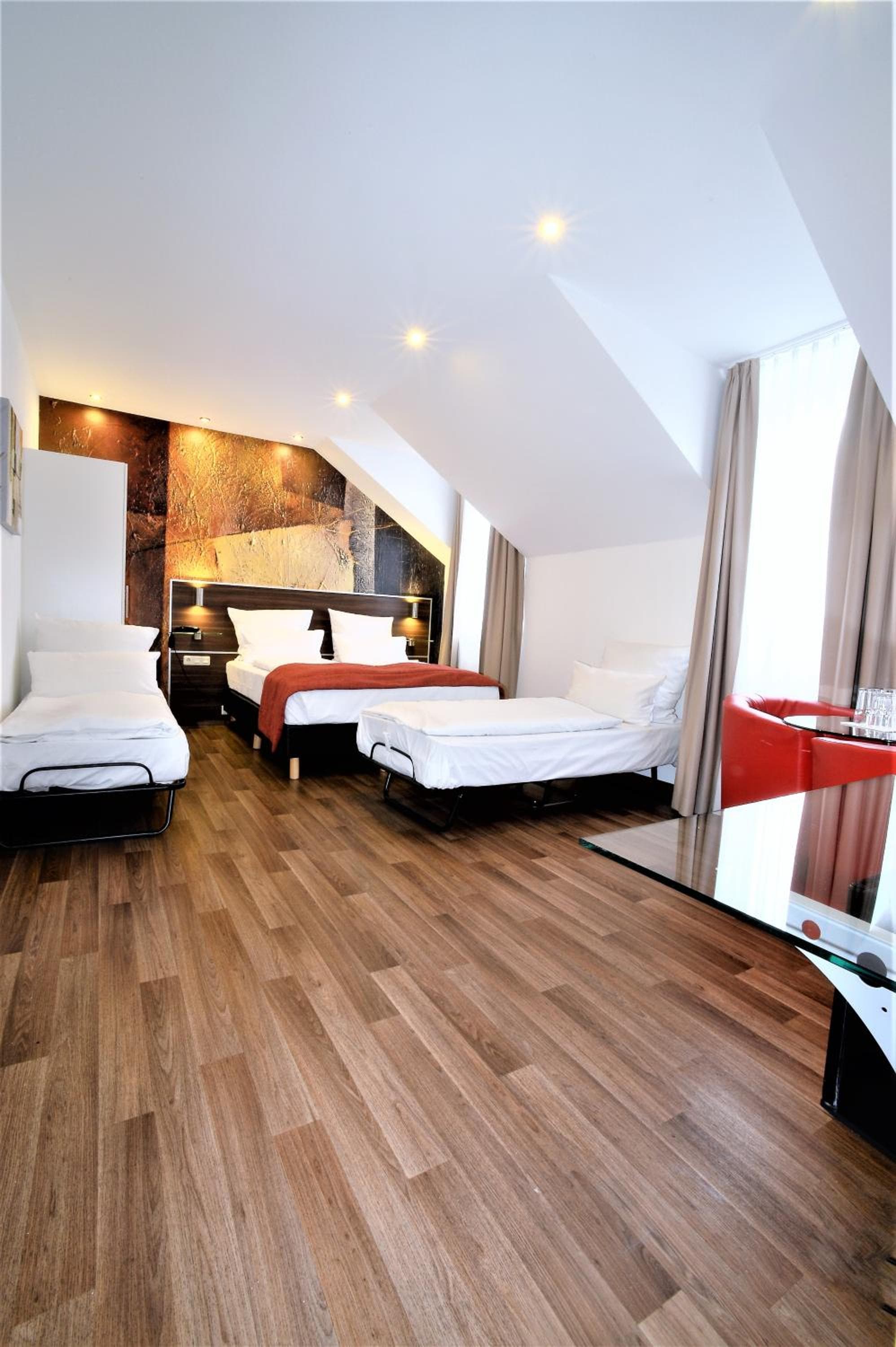 Ascot Hotel photo 2