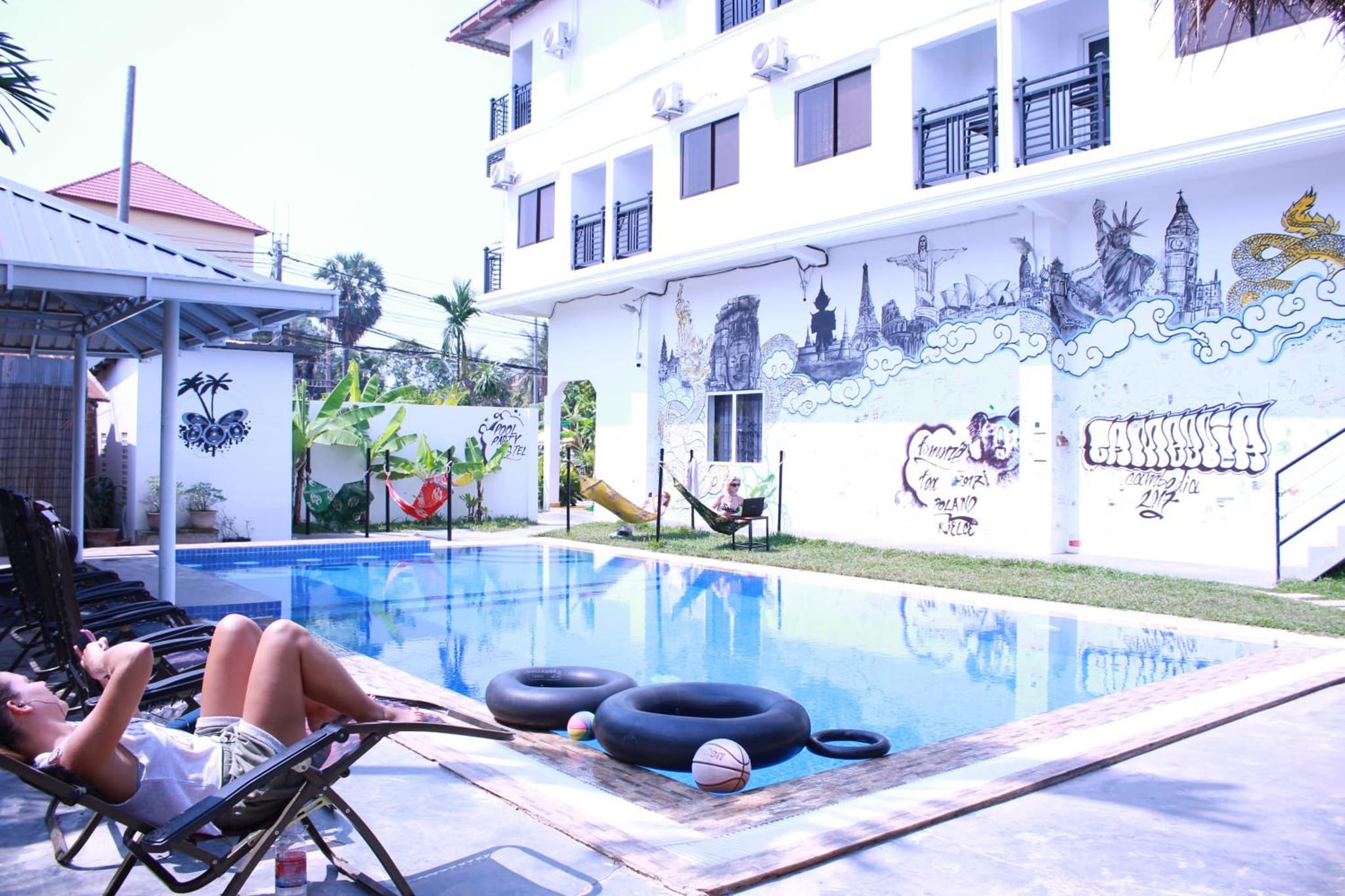 Pool Party Hostel photo 6
