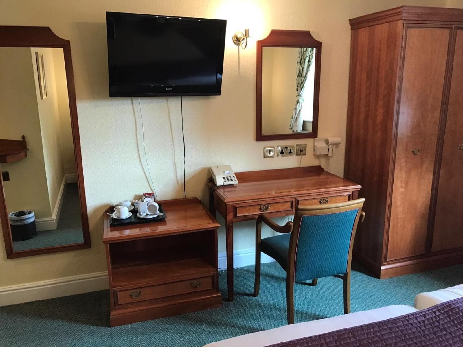hotel room