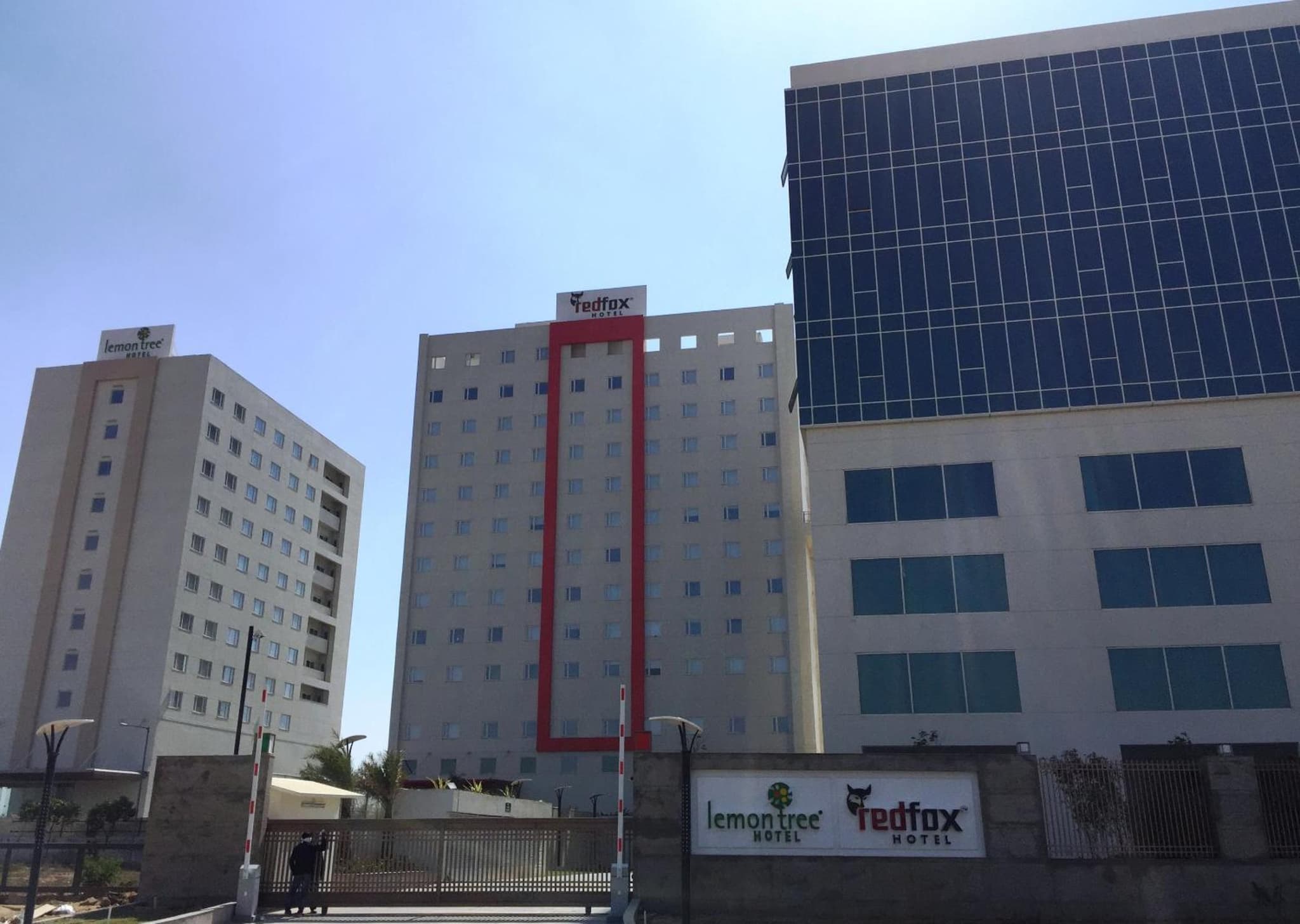 Lemon Tree Hotel, Sector 60, Gurugram photo 9