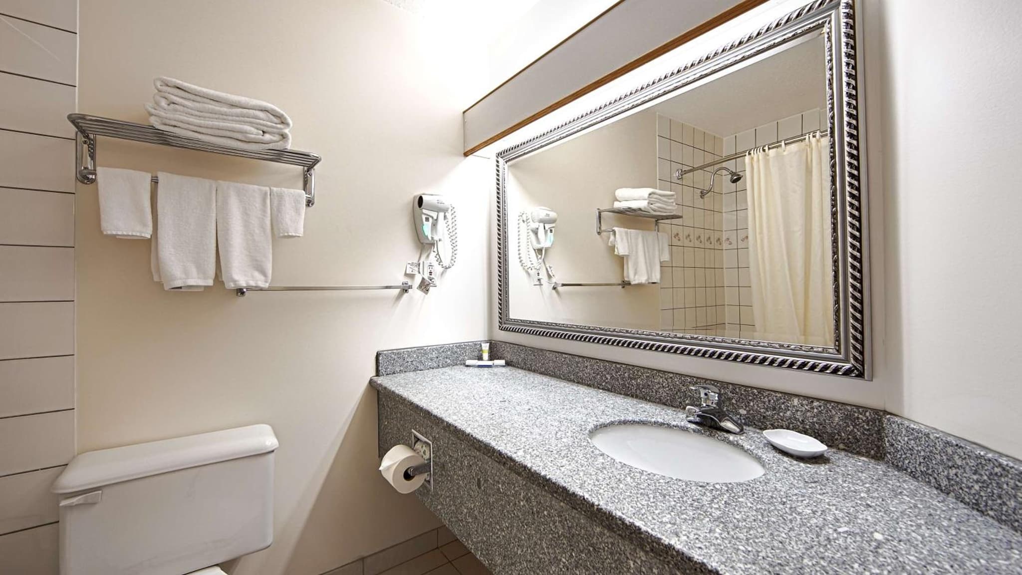 Tower Inn & Suites photo 9