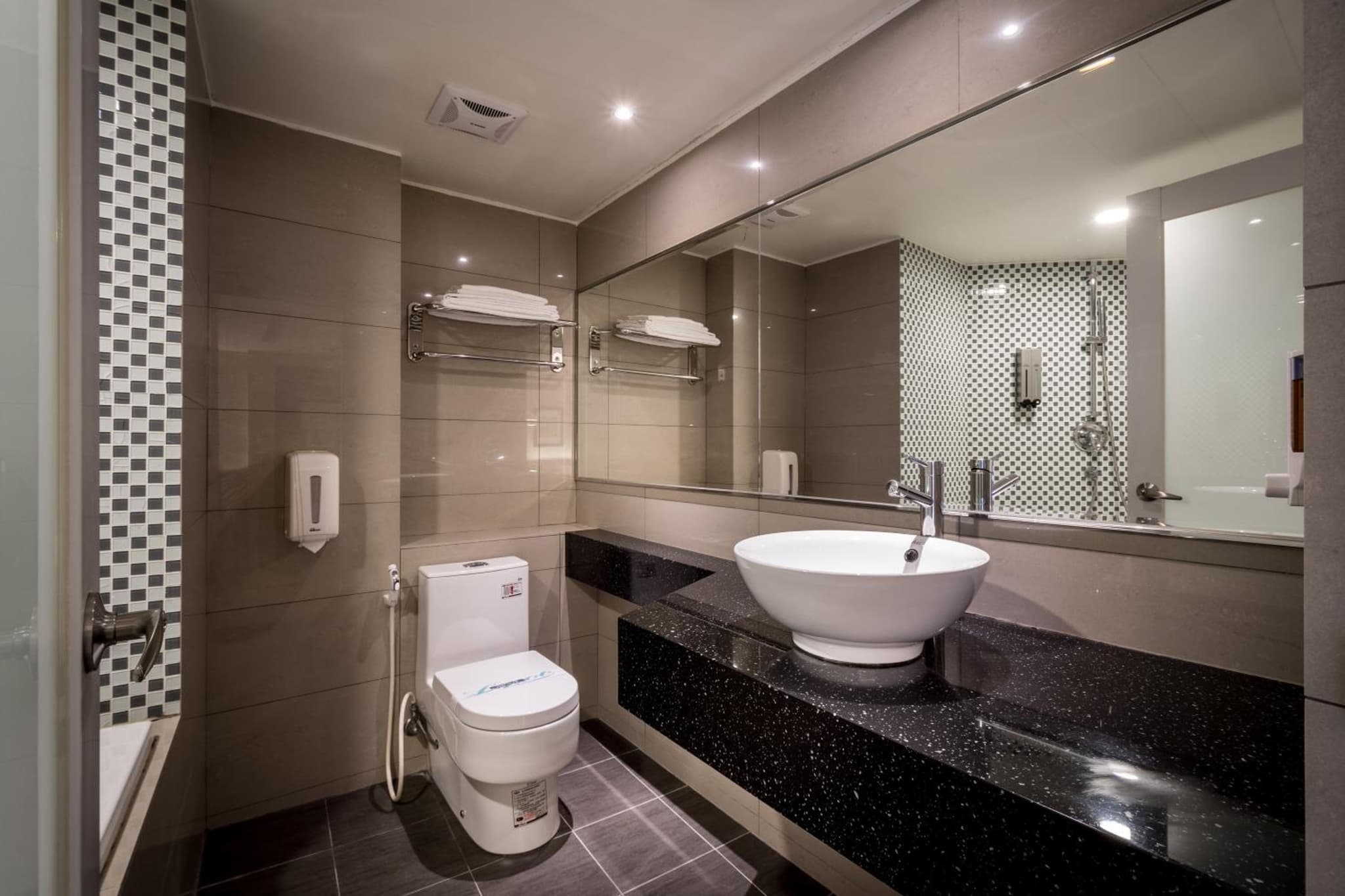 Royal Garden Hotel photo 8