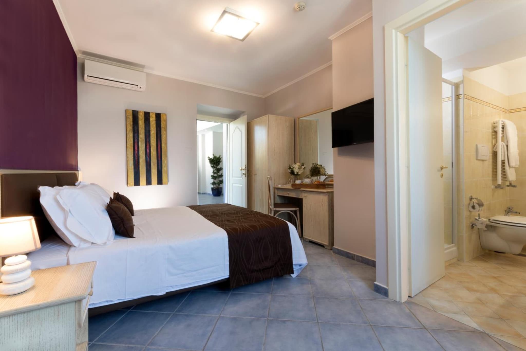 hotel room