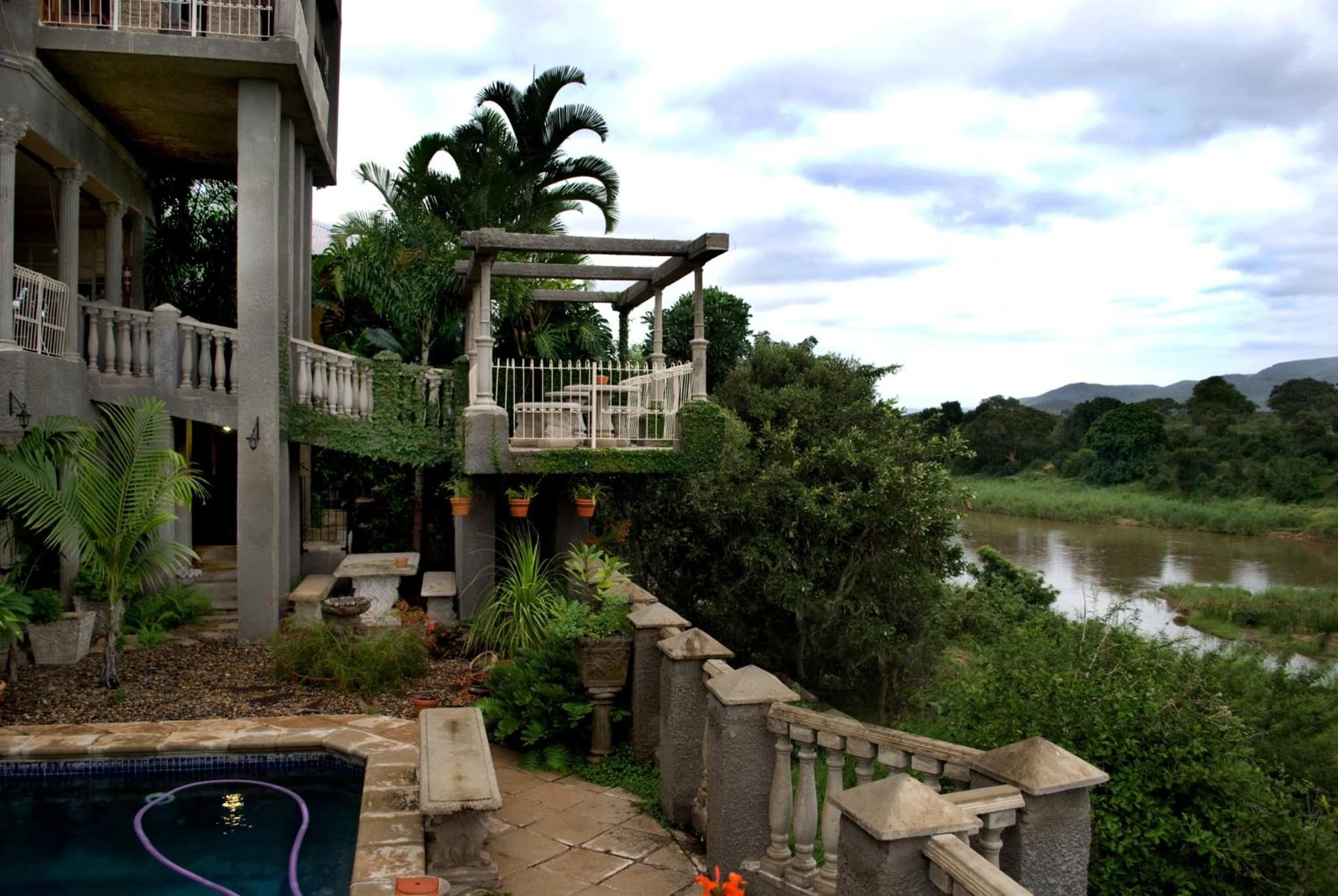 Belvedere-on-River