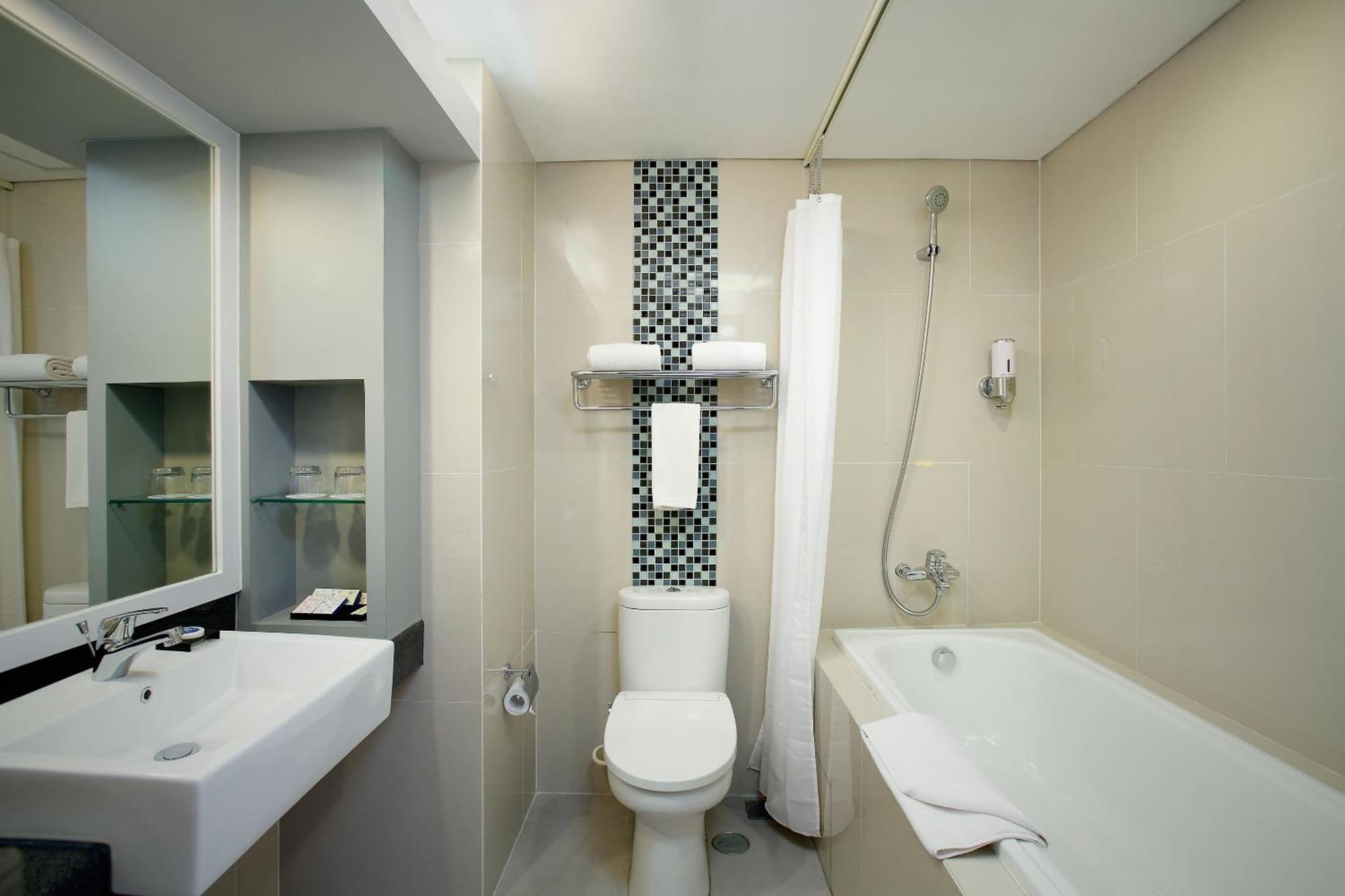 BATIQA Hotel & Apartments Karawang photo 8