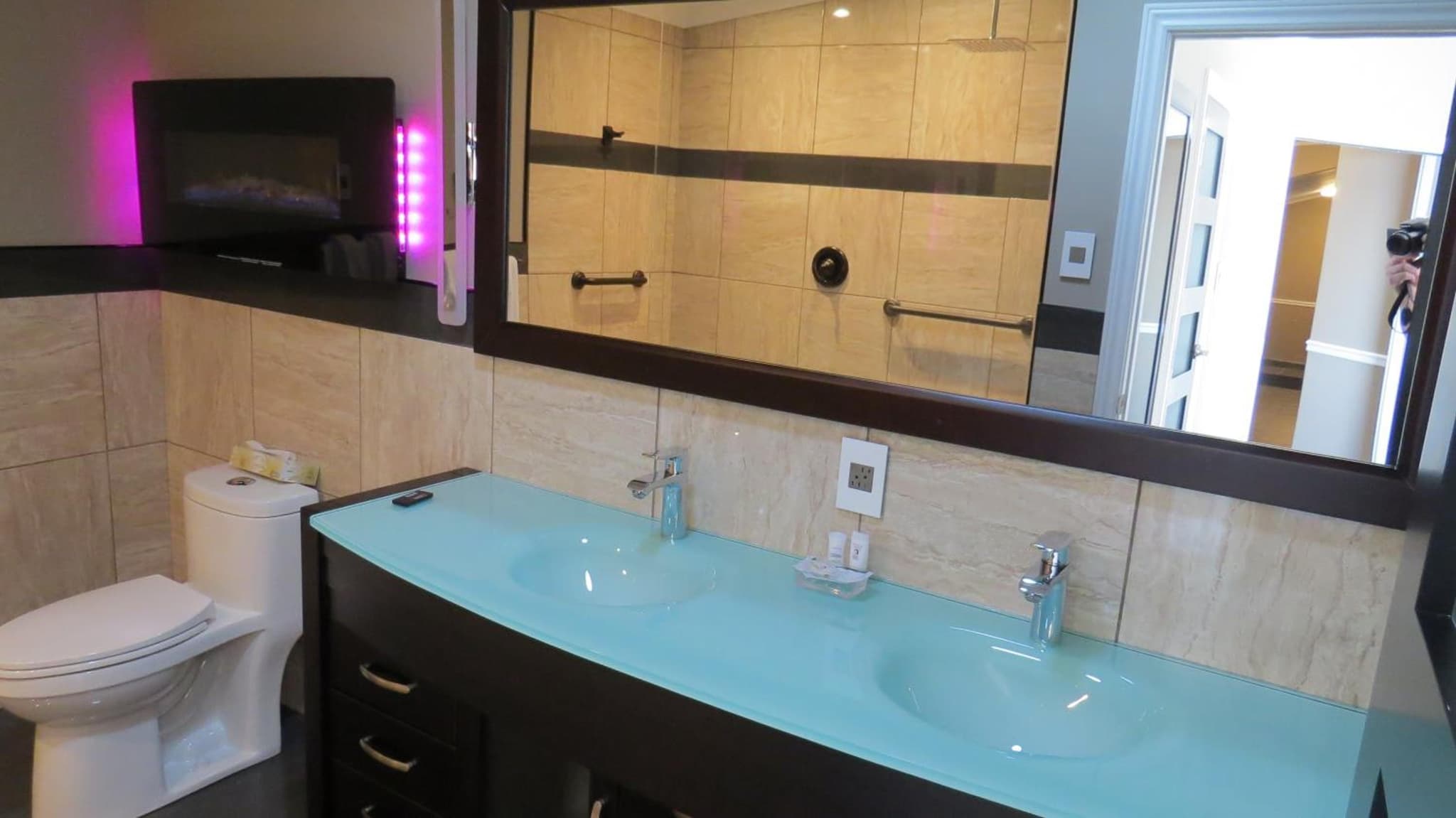 Dockside Suites photo 5
