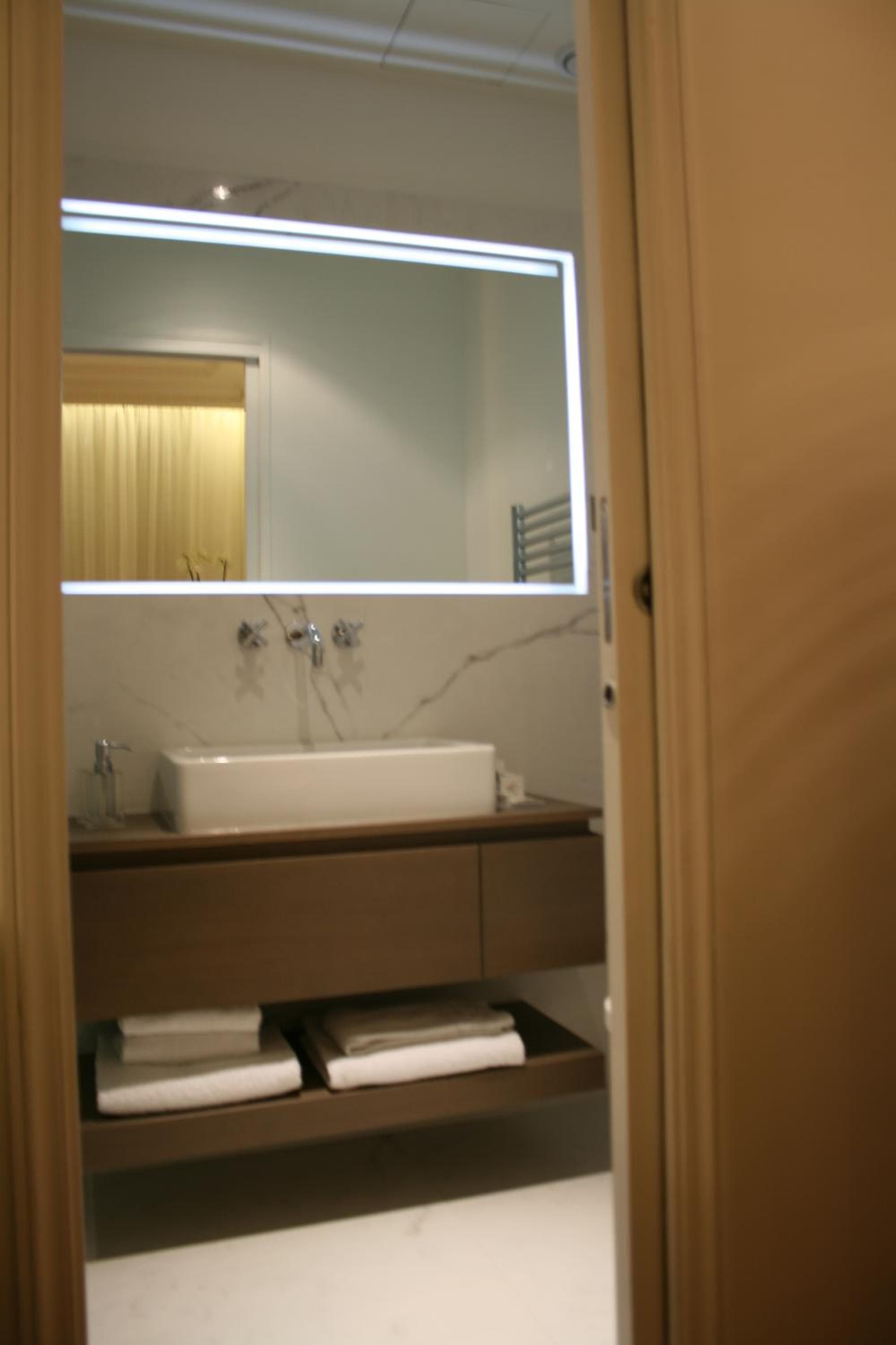 Cirque Deluxe Studio Apartment photo 4
