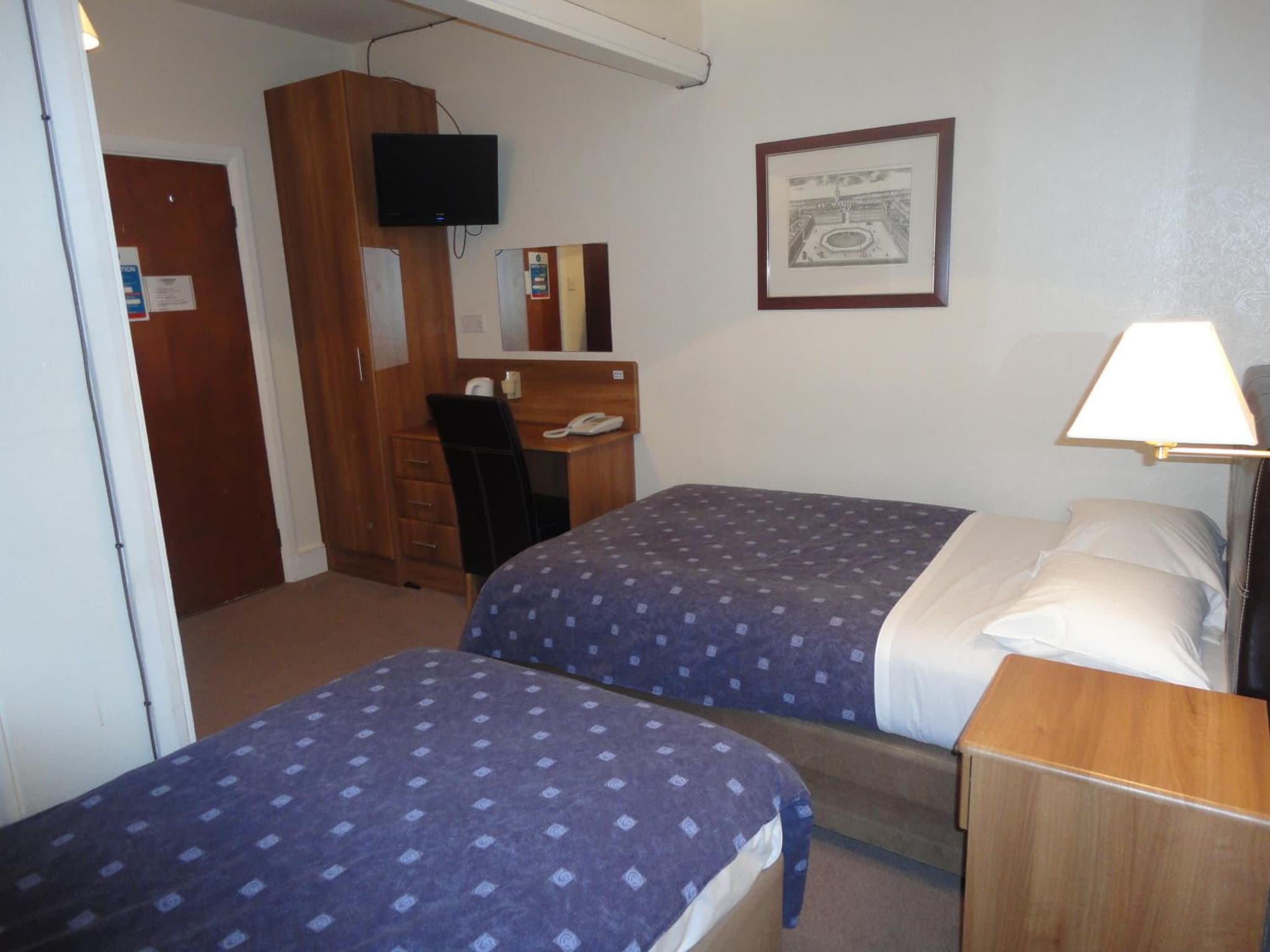 Warwick Lodge photo 3
