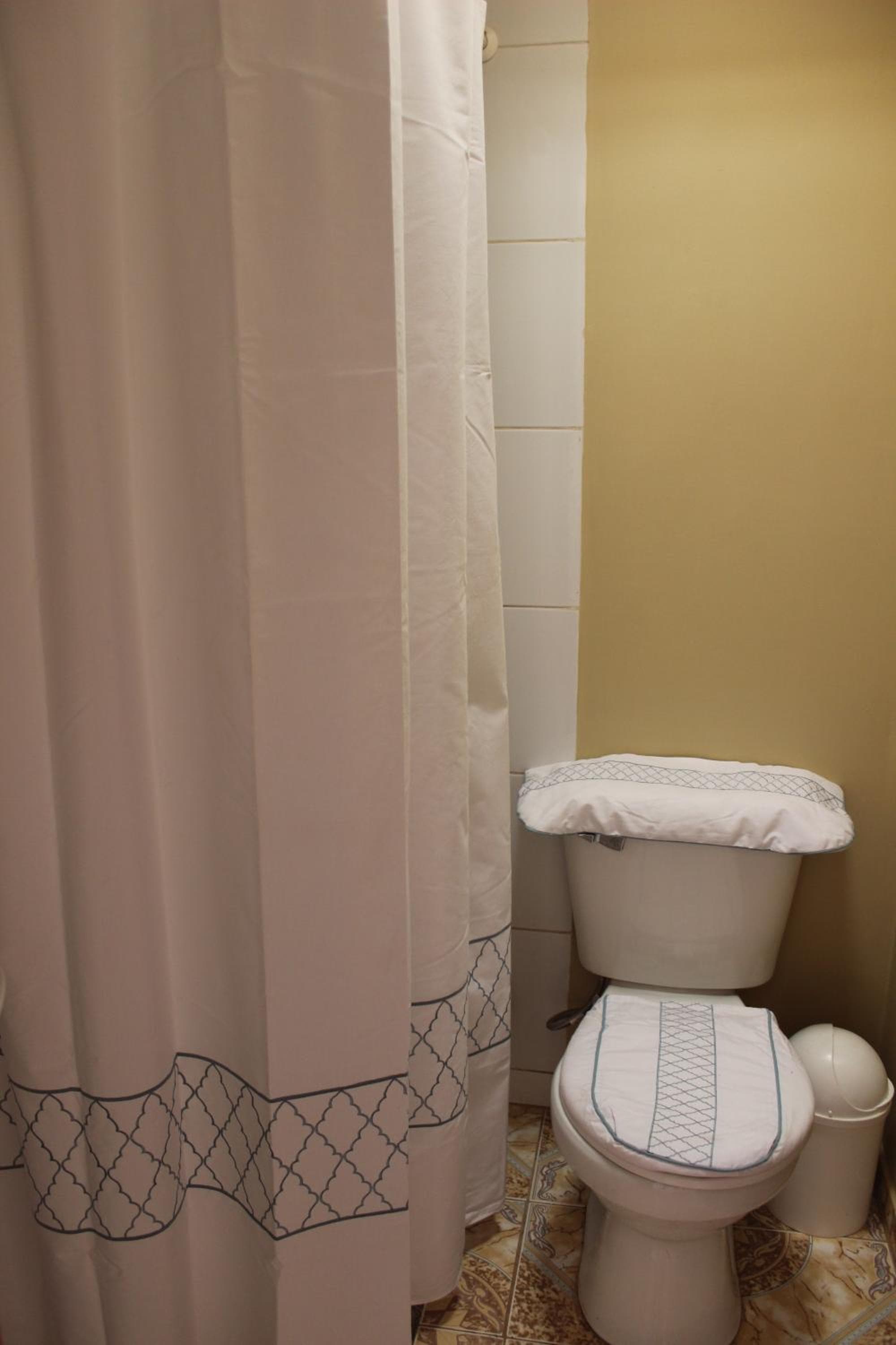 Hostal Illari photo 2