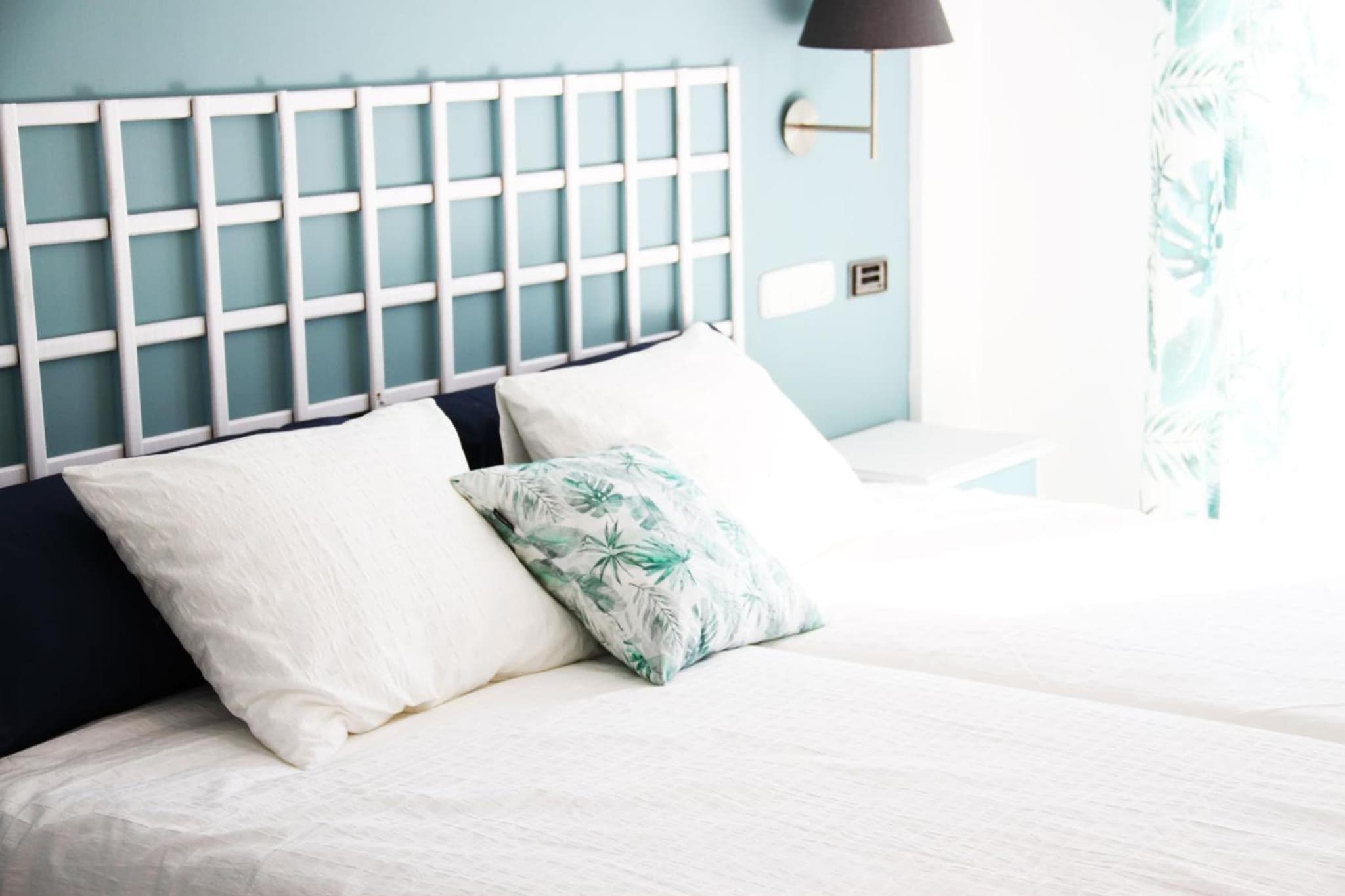Hugo Beach Hotel & Apartments