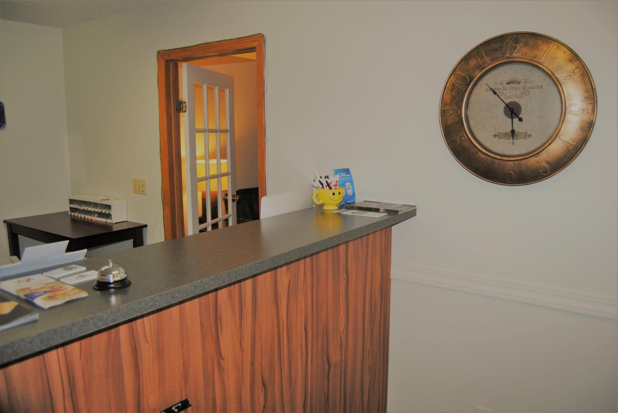 Edgewater Inn photo 2