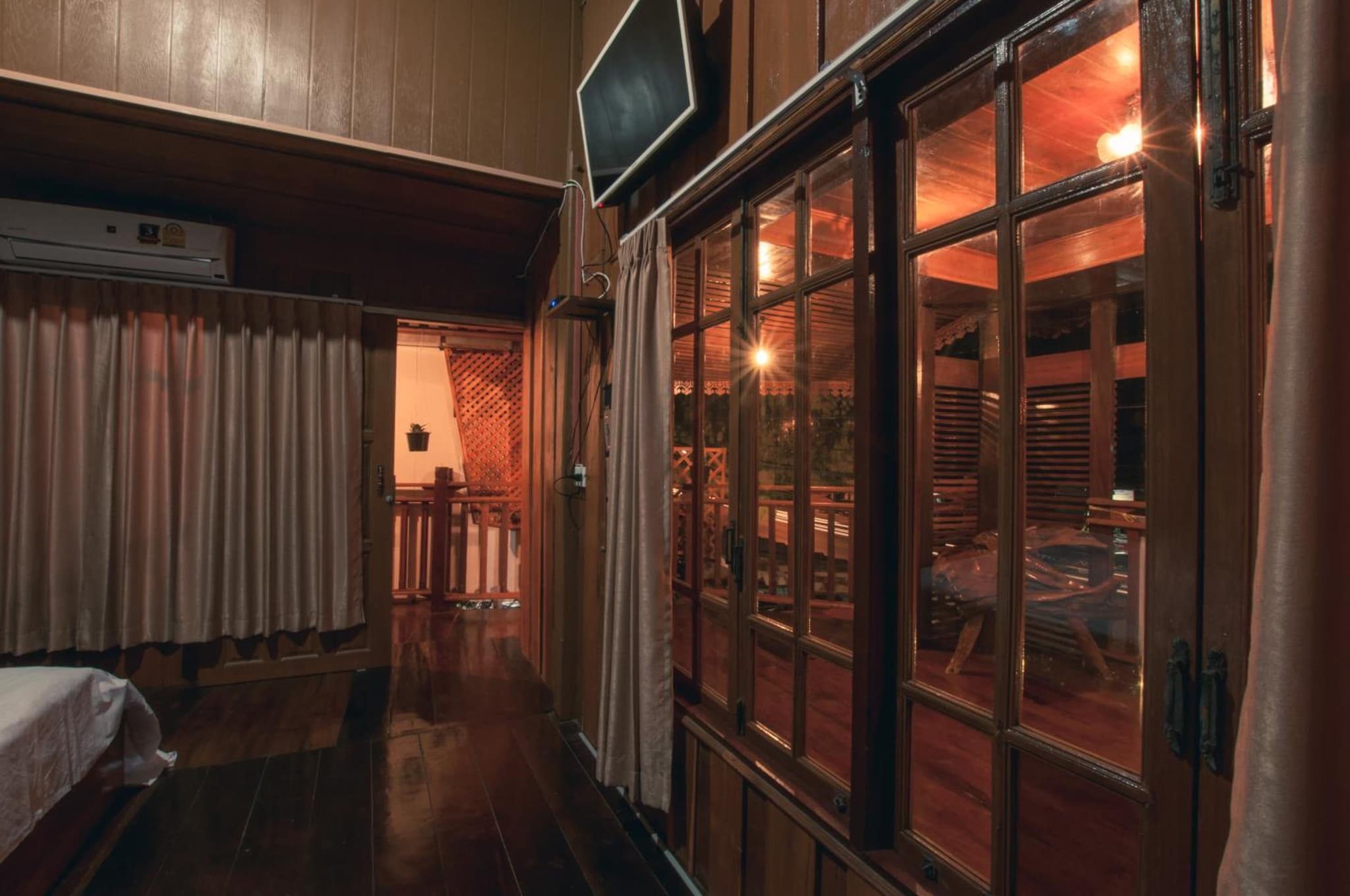 The history cafe' & guesthouse photo 8
