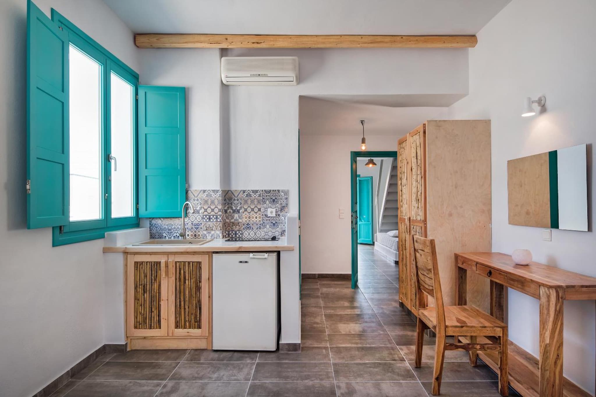 Nissia Beach Apartments & Suites photo 7