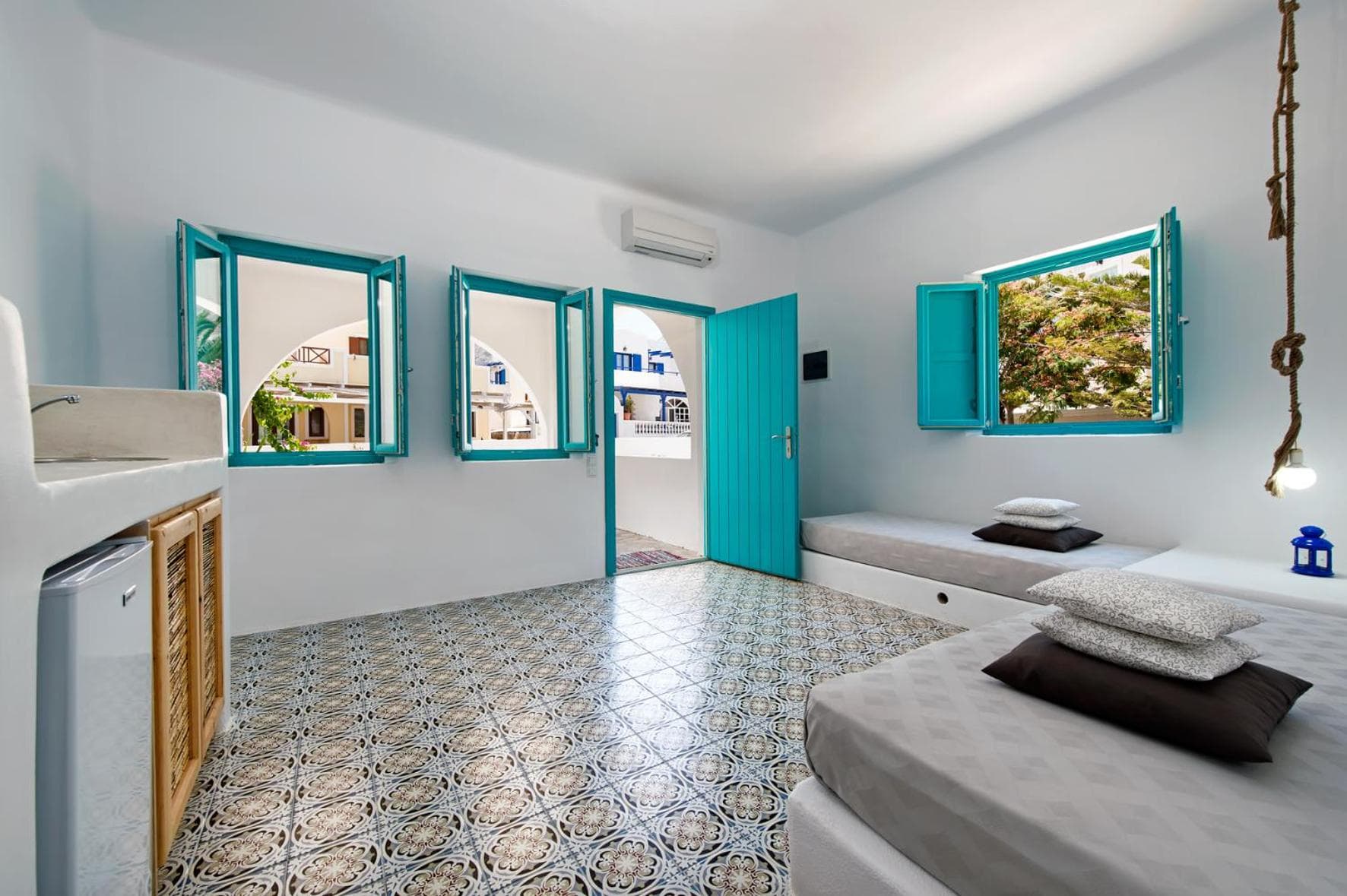 Nissia Beach Apartments & Suites photo 2