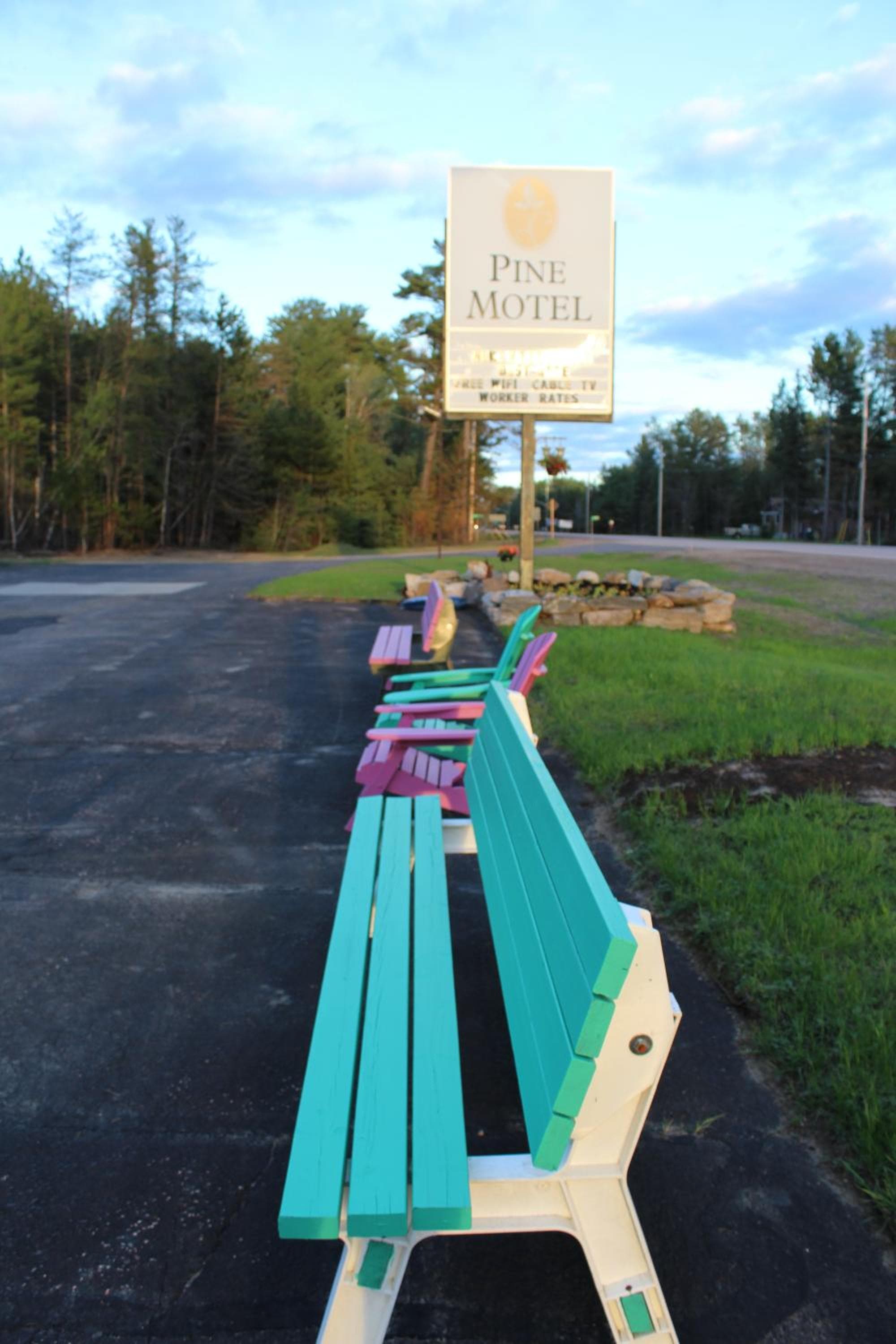 Pine Motel photo 5