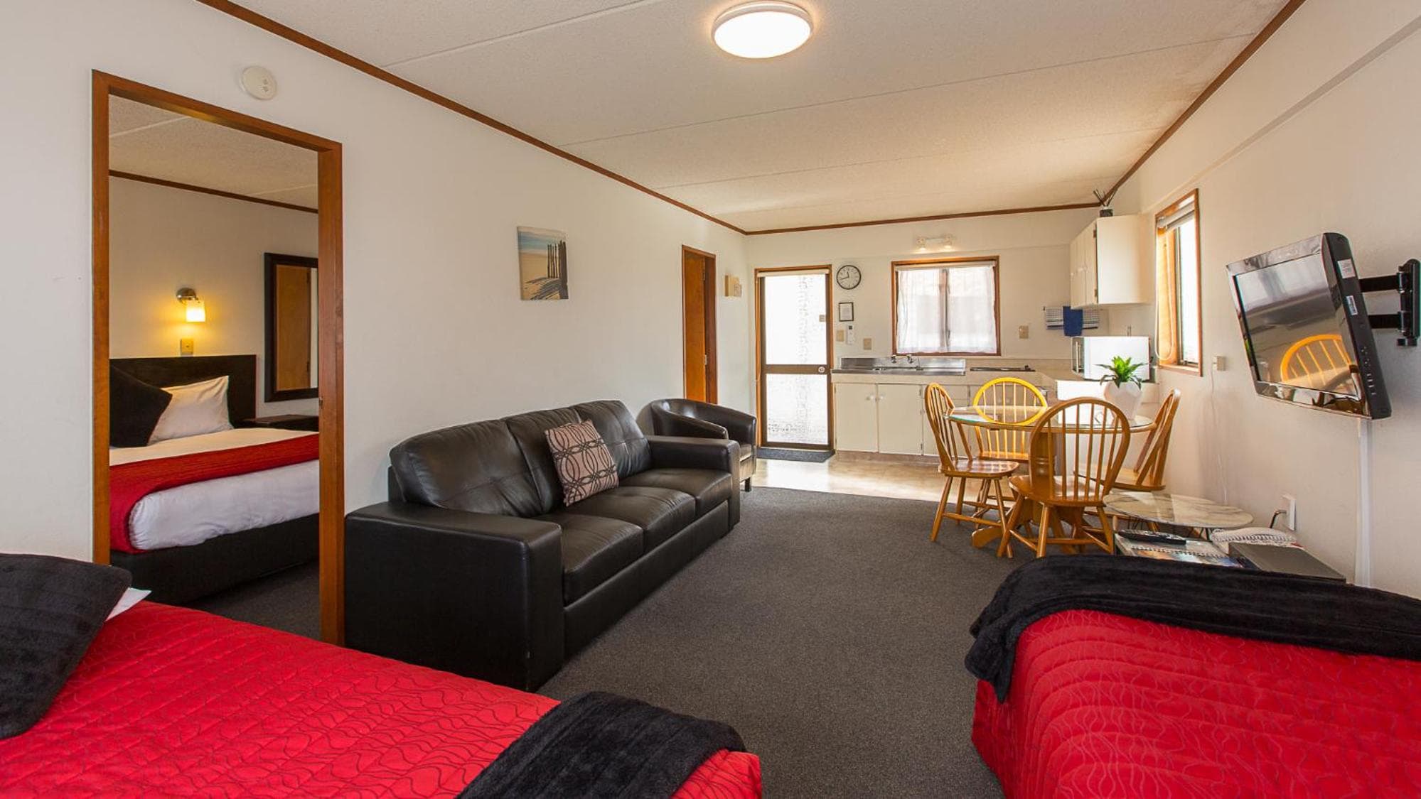 Summit Motor Lodge photo 9
