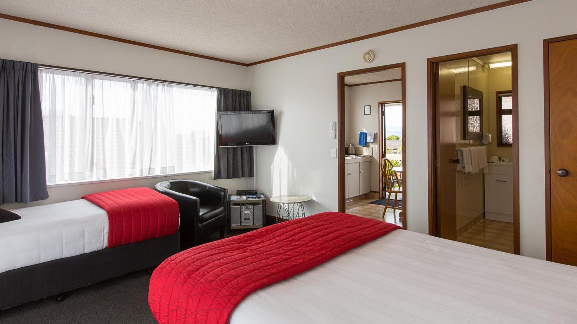 Summit Motor Lodge photo 4