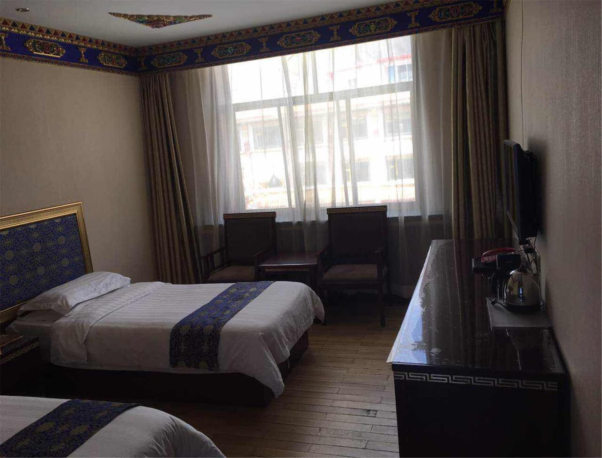 Overseas Tibetan Hotel photo 3