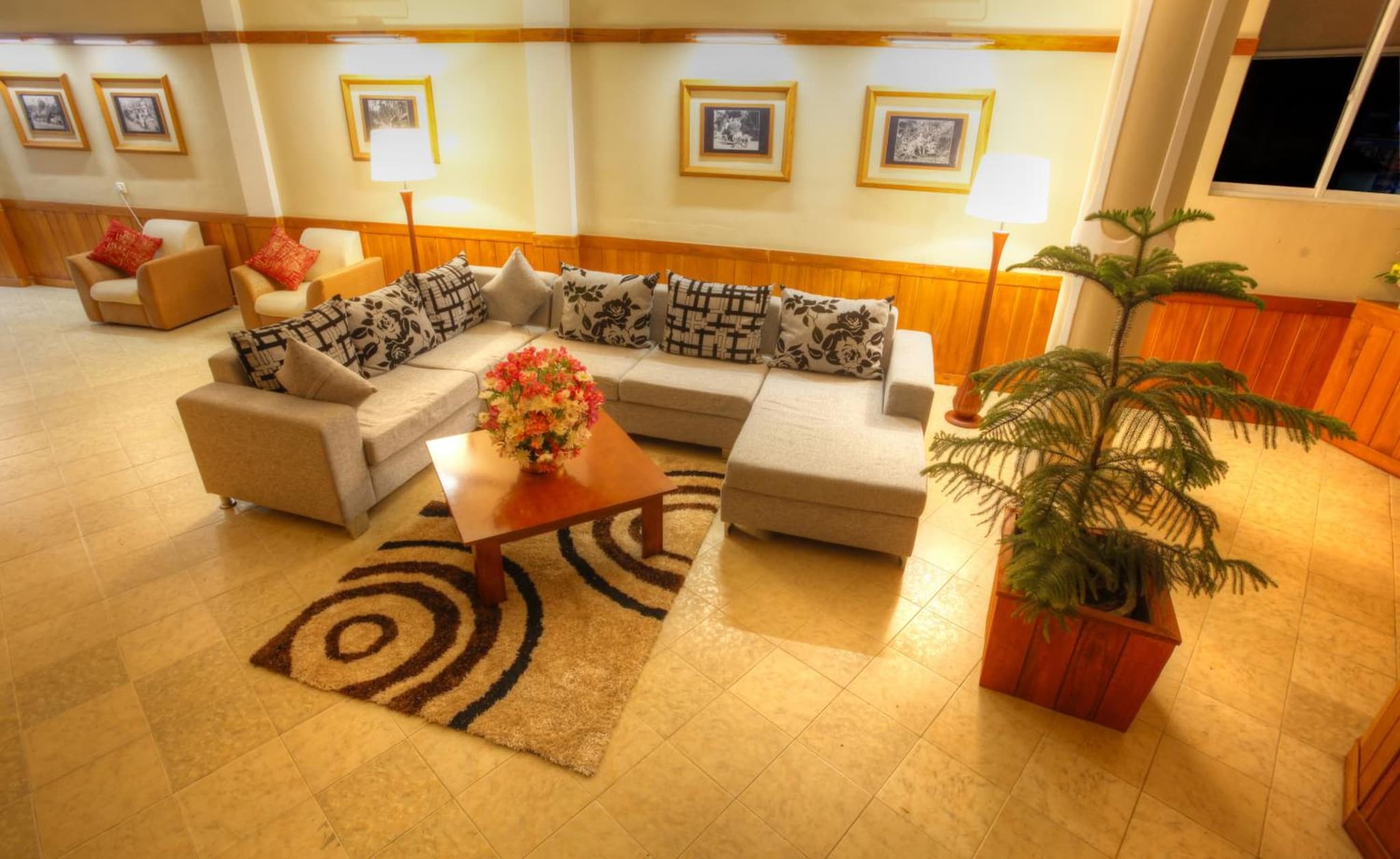 The Queensburry City Hotel photo 9