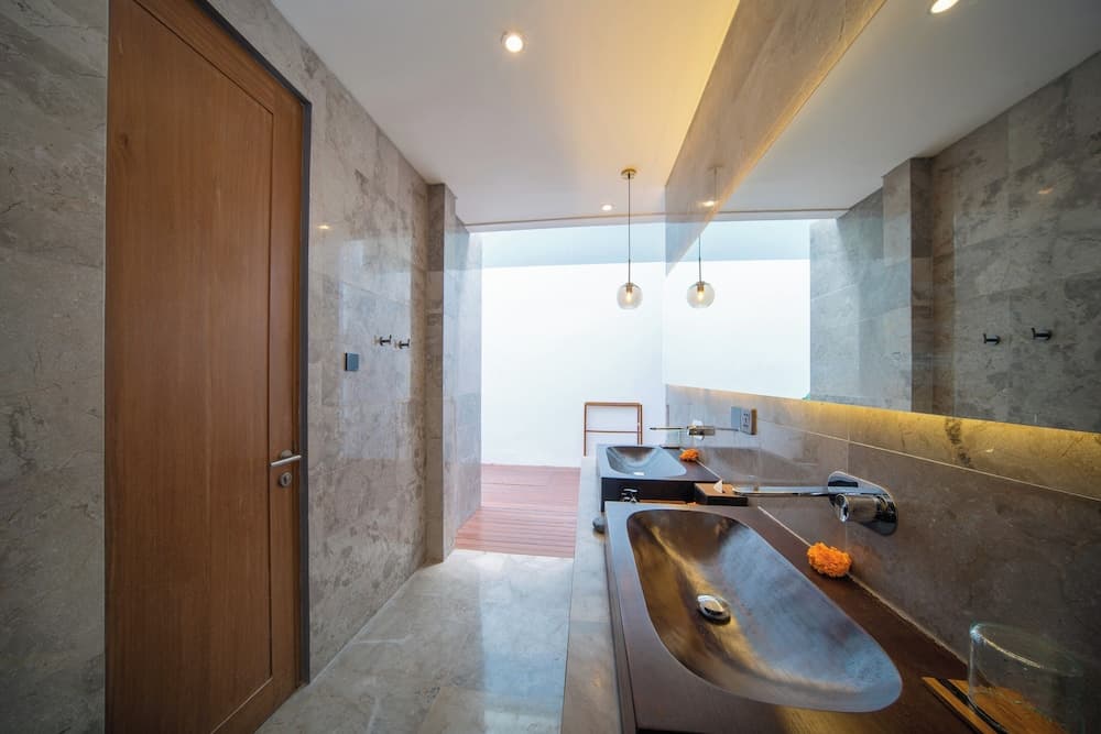 Ayona Villa Canggu by Ini Vie Hospitality photo 3
