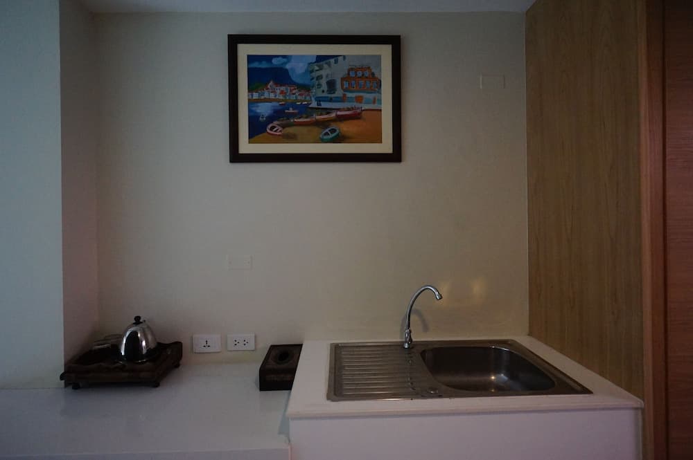 Hotel on Hilltop photo 2