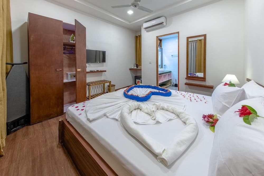 Dhiffushi White Sand Beach Hotel photo 6