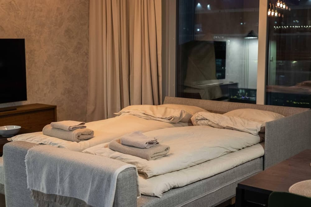 Modern 1BR Apartment with best location photo 3
