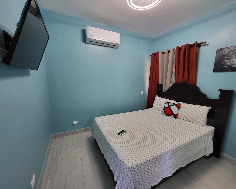 New and Modern 2 Bedroom Apt 5a photo 2