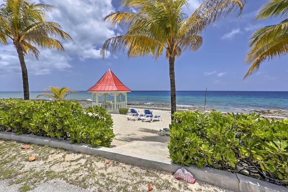 Lovely 'sea Dreams Villa' w/ Private Beach & Deck! photo 9