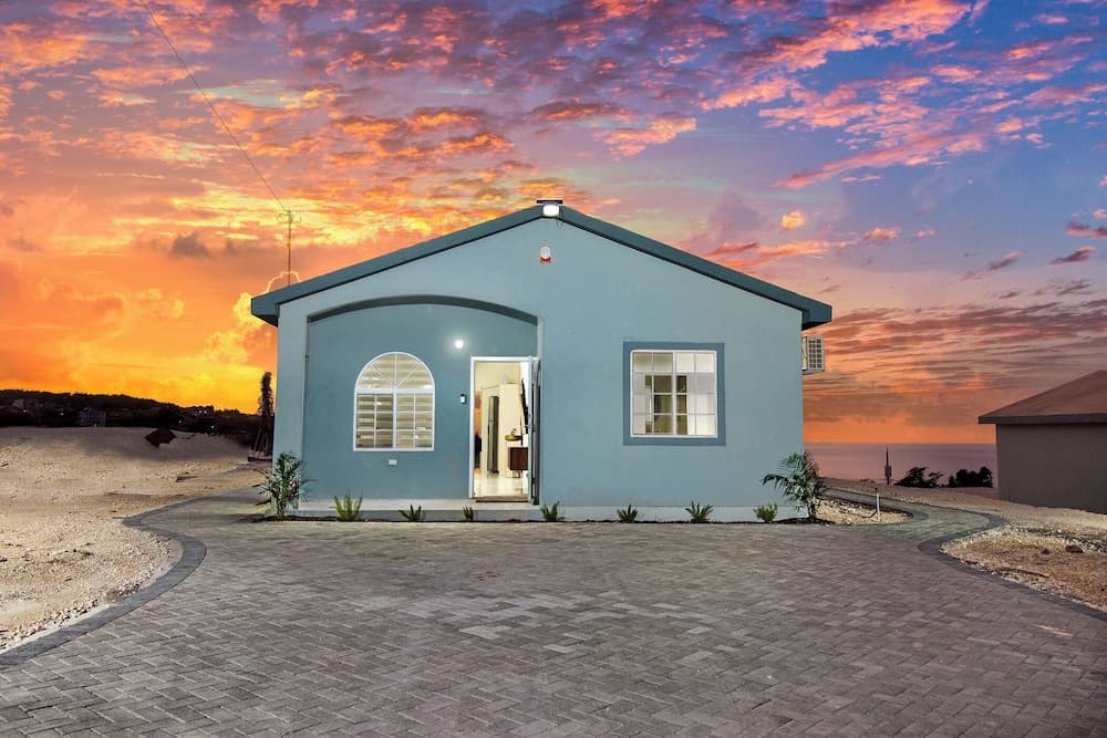 Sunset at ArecaHomes~ Beach Access~ Pool & Water Park