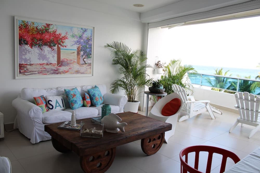Las Olas 2BR 6PAX 3Bds HugeTerrace