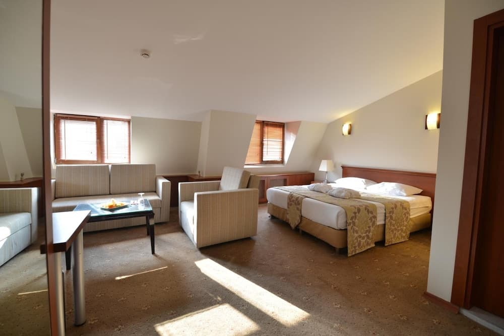 Golden Siyav Hotel photo 9