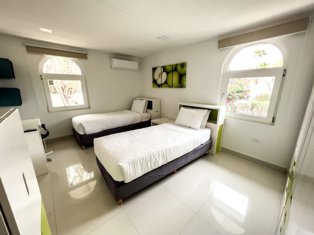 Modern Villa Private Pool 4min to Beaches! photo 7