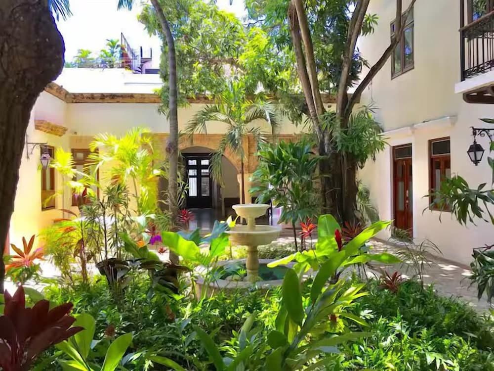 Paseo Colonial - El Monasterio 4 photo 6