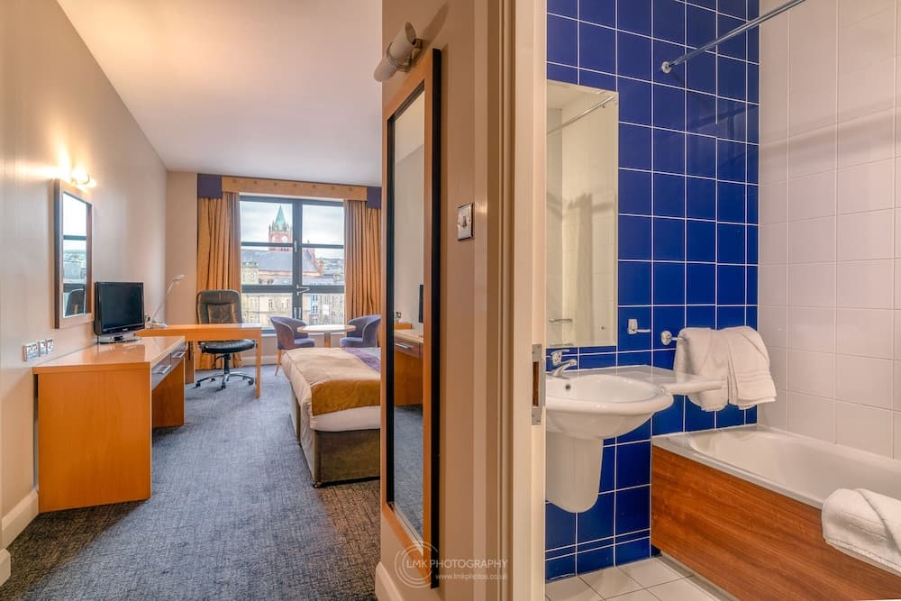 City Hotel Derry photo 7