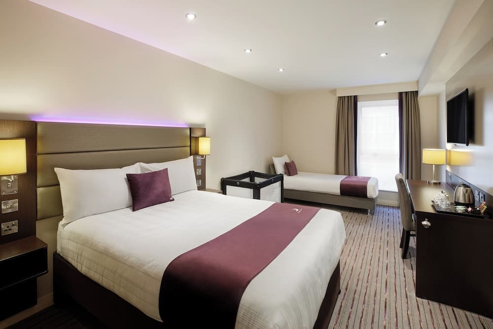 Premier Inn London Kew Bridge photo 9