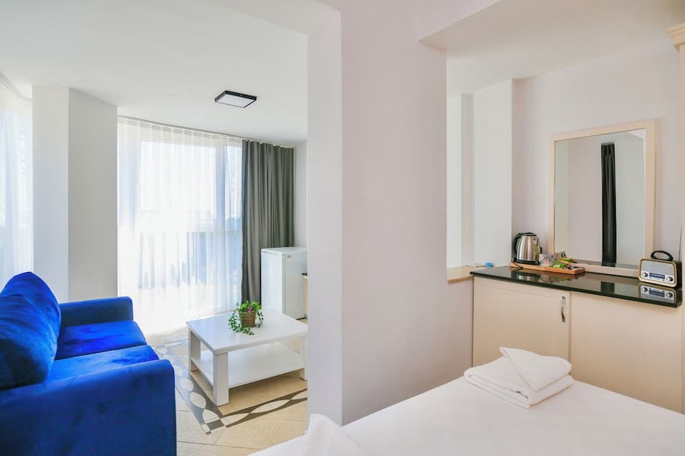 Tropical Deluxe Hotel photo 5