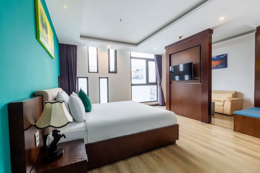 Golden Sun Hotel