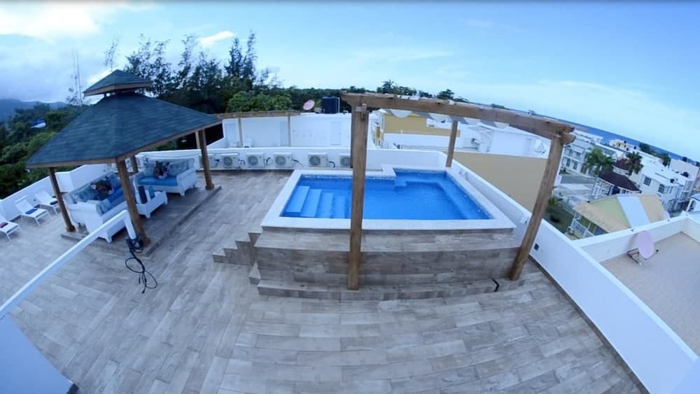 Rosil Place Aparthotel by the Beach