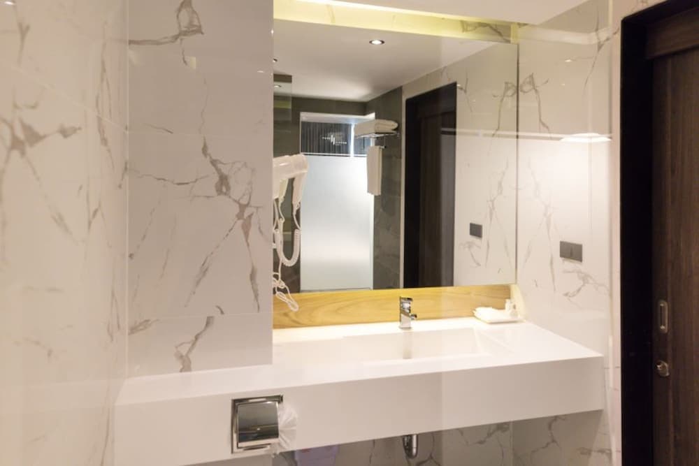 Pure Eleven Hotel Bangkok photo 2
