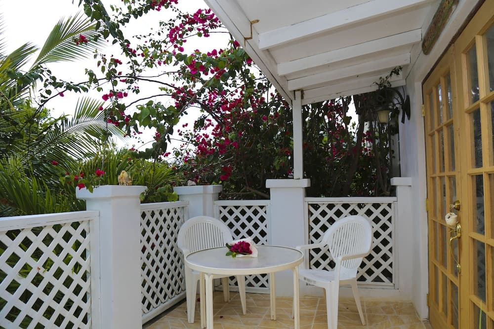 Tingum Village Hotel photo 7