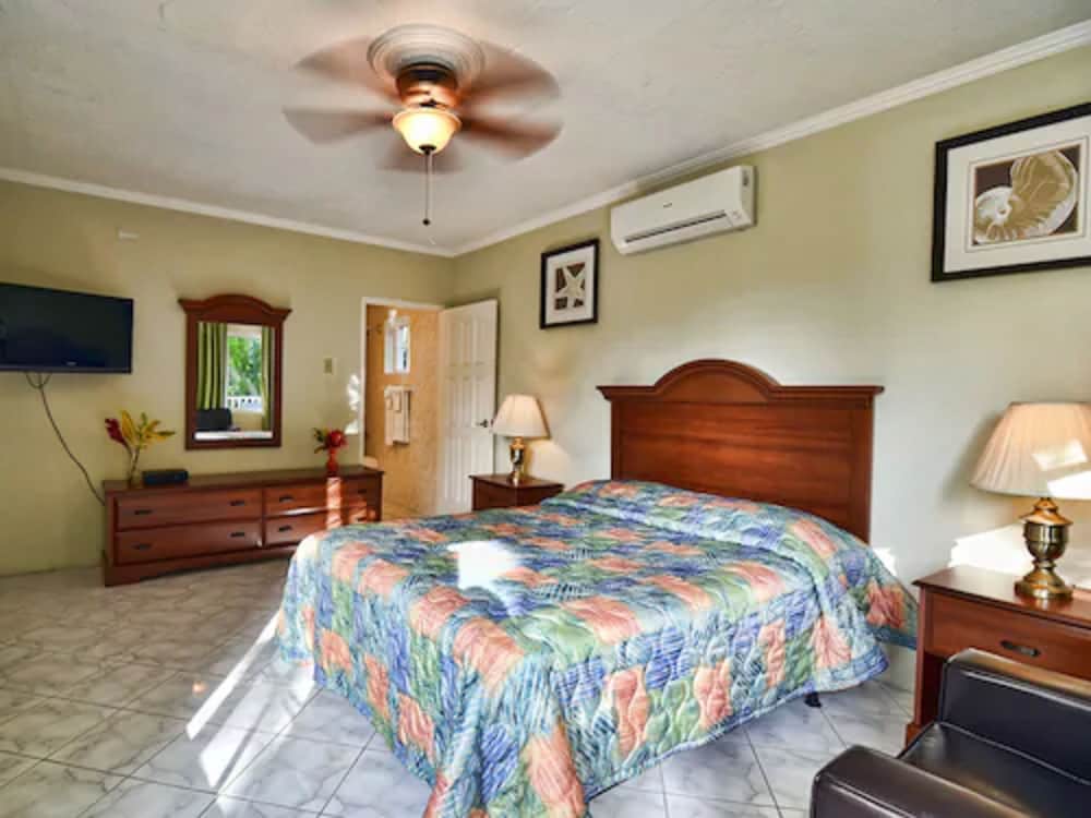Tropical Lagoon Resort photo 7