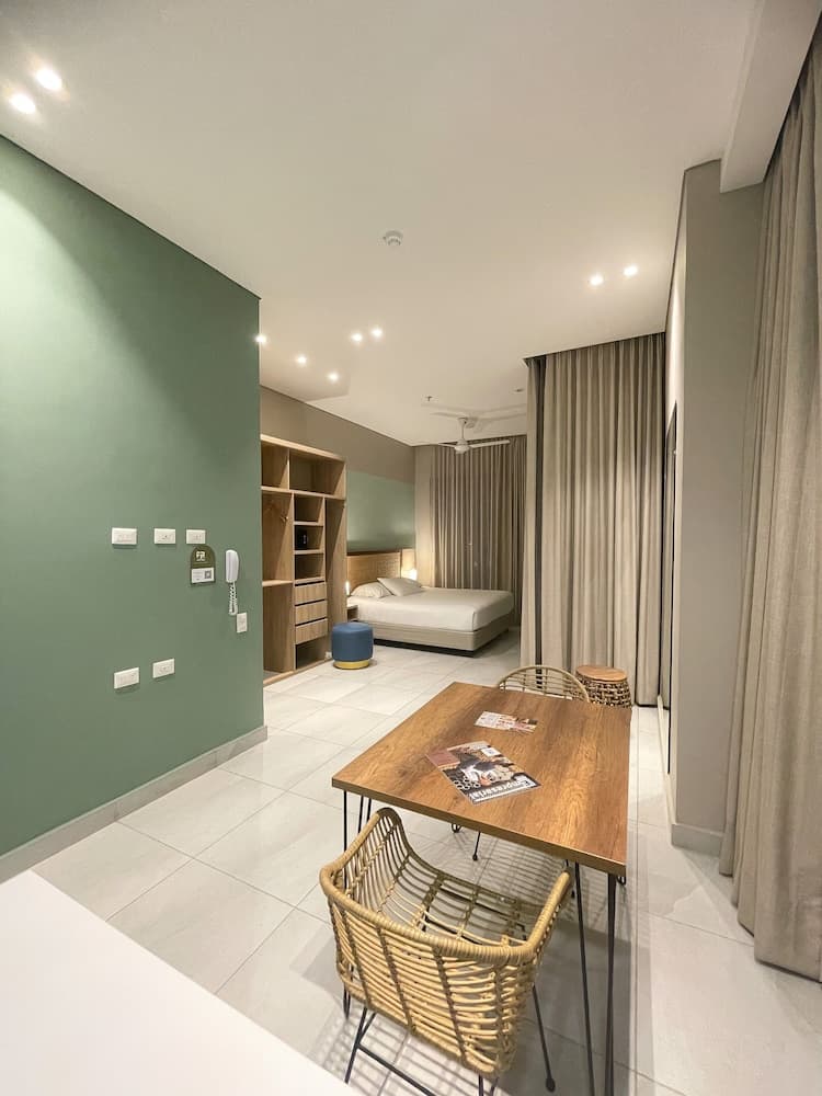 FR Hotel photo 4