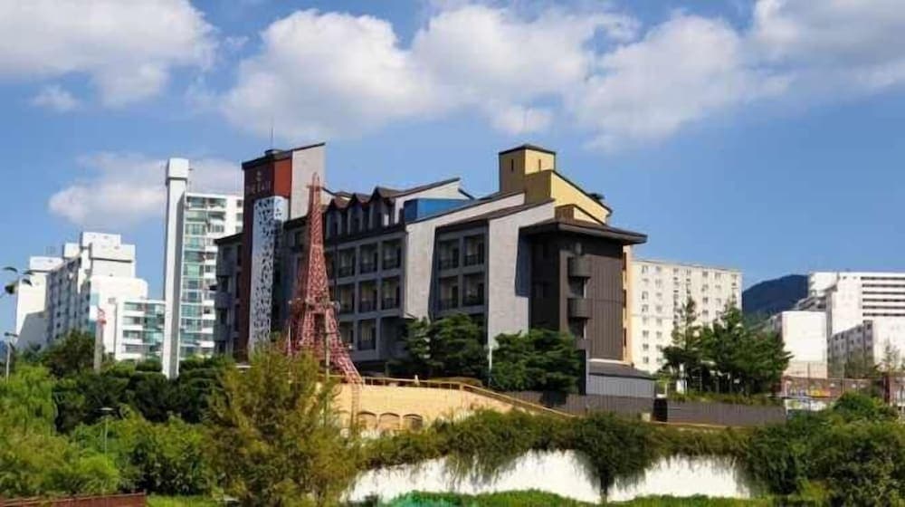 Hotel The Base photo 9