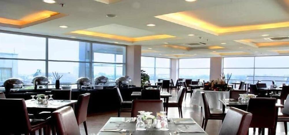 Grand Pacific Hotel photo 2