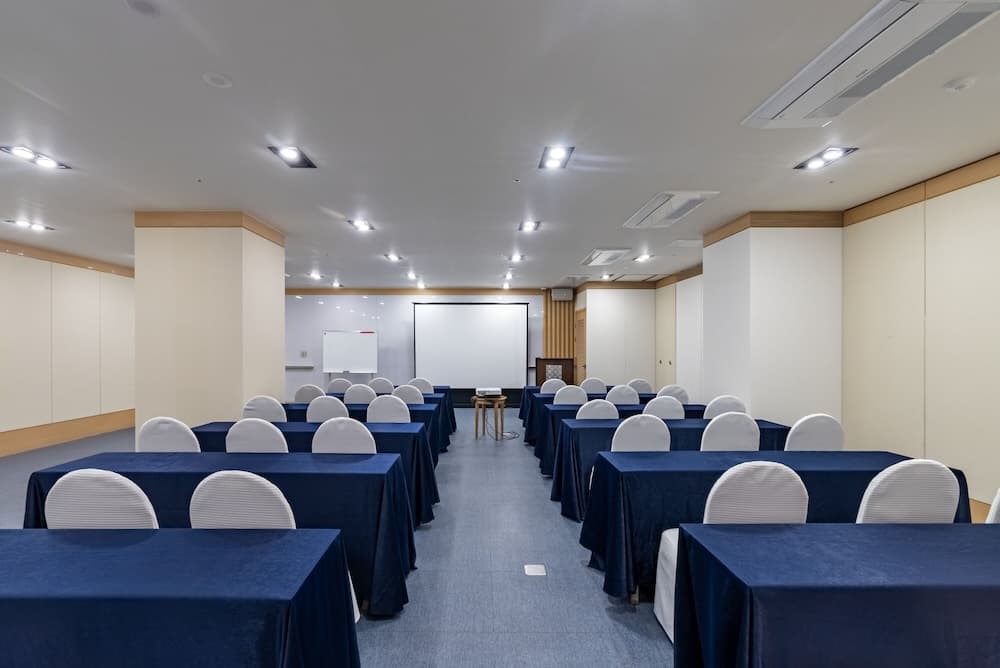 meeting & event spaces